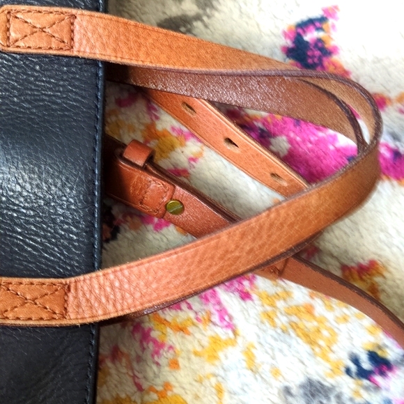 Madewell Zip Top Transport - Picture 2 of 5